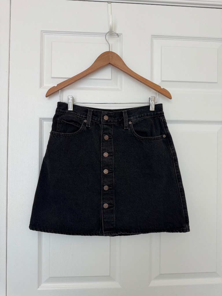 Levi's Black Denim Button-Front A-Line Mini Skirt Size 28